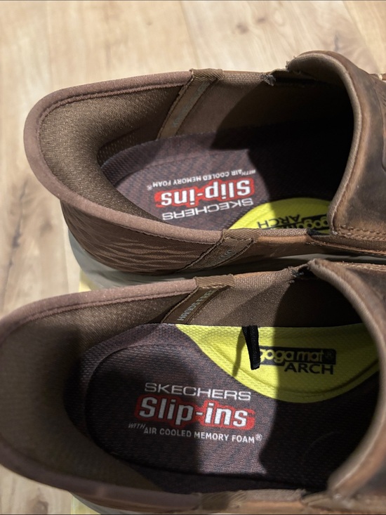 Skechers Men’s Brown Leather Slip-Ins Casual Loafers - Size 9.0 main image 4